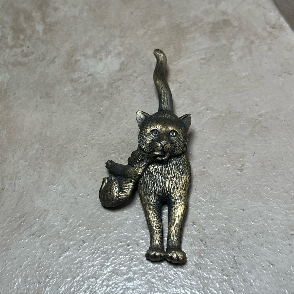 Vintage JJ Jonette Cat Holding Dangling Kitten  Toned Brooch Dangle Pin